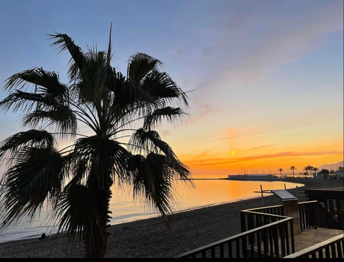 Marbella Beachfront Edificio Mayoral Primera Linea De Playa Y Centro Ciudad Con Barco Opcional 外观 照片