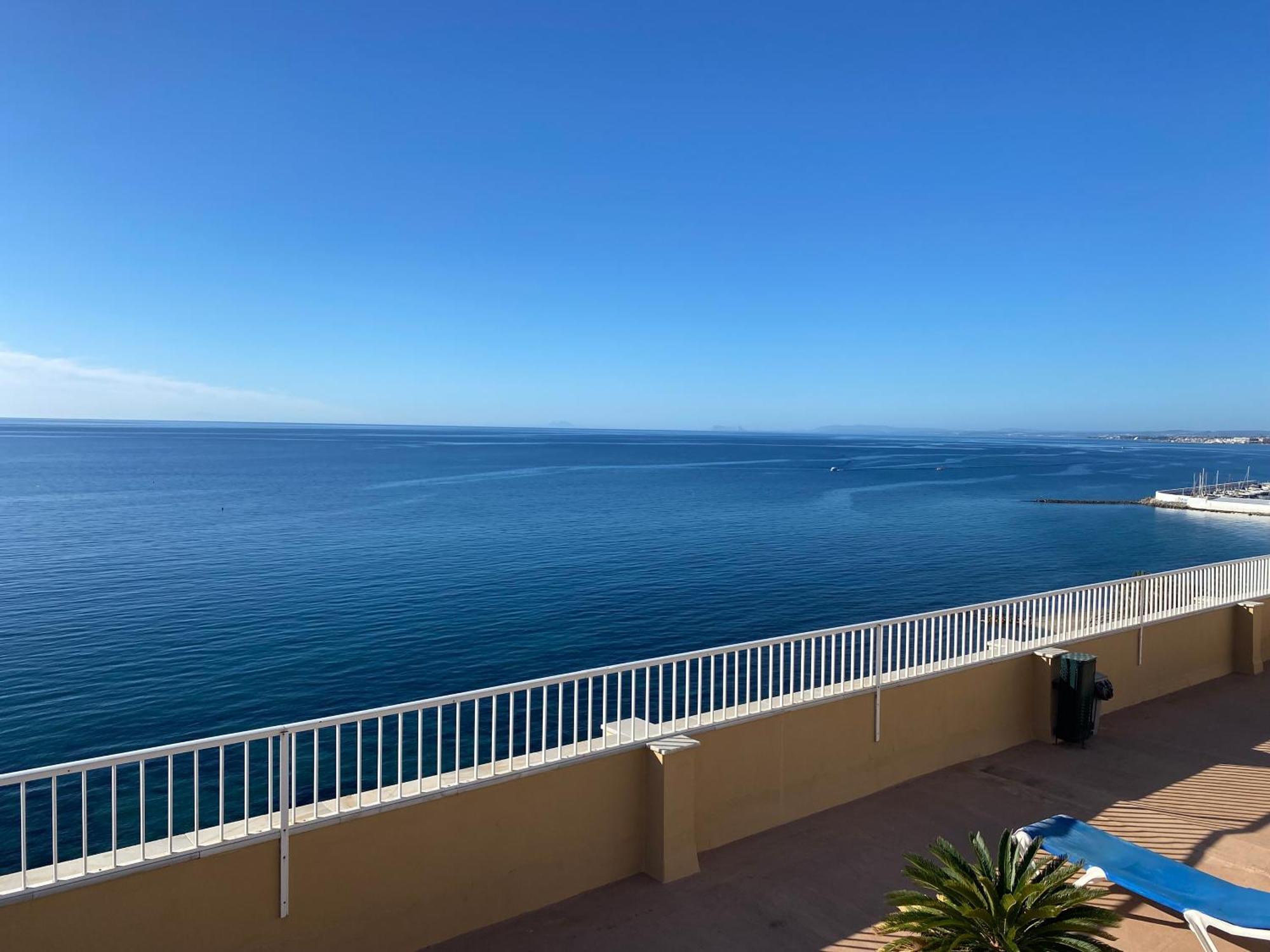 Marbella Beachfront Edificio Mayoral Primera Linea De Playa Y Centro Ciudad Con Barco Opcional 外观 照片