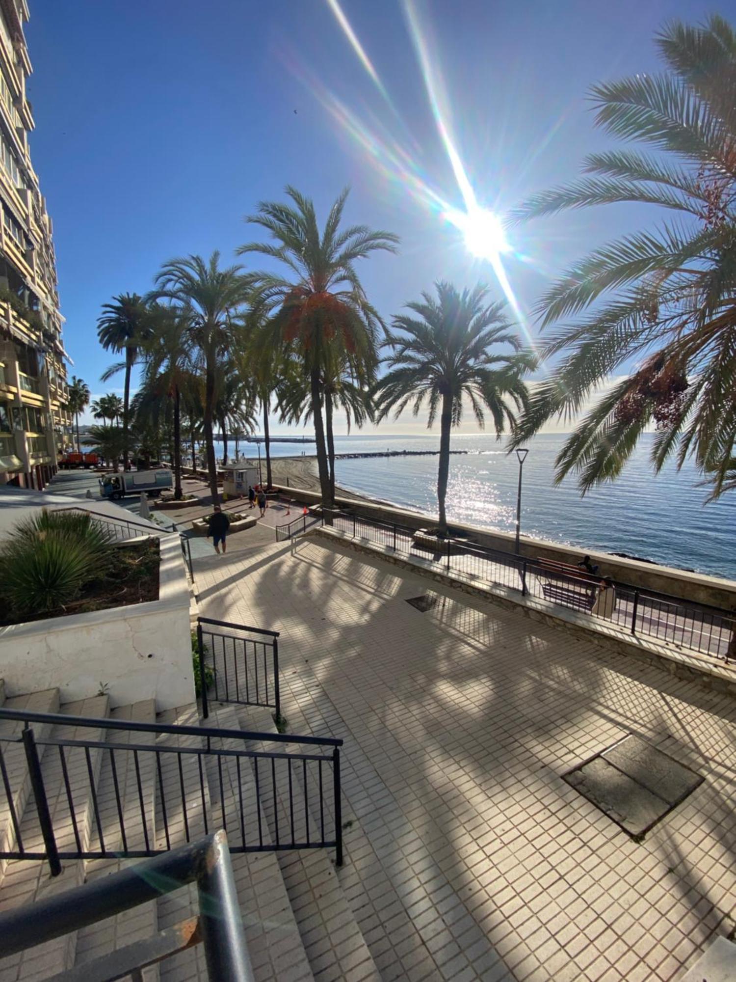 Marbella Beachfront Edificio Mayoral Primera Linea De Playa Y Centro Ciudad Con Barco Opcional 外观 照片